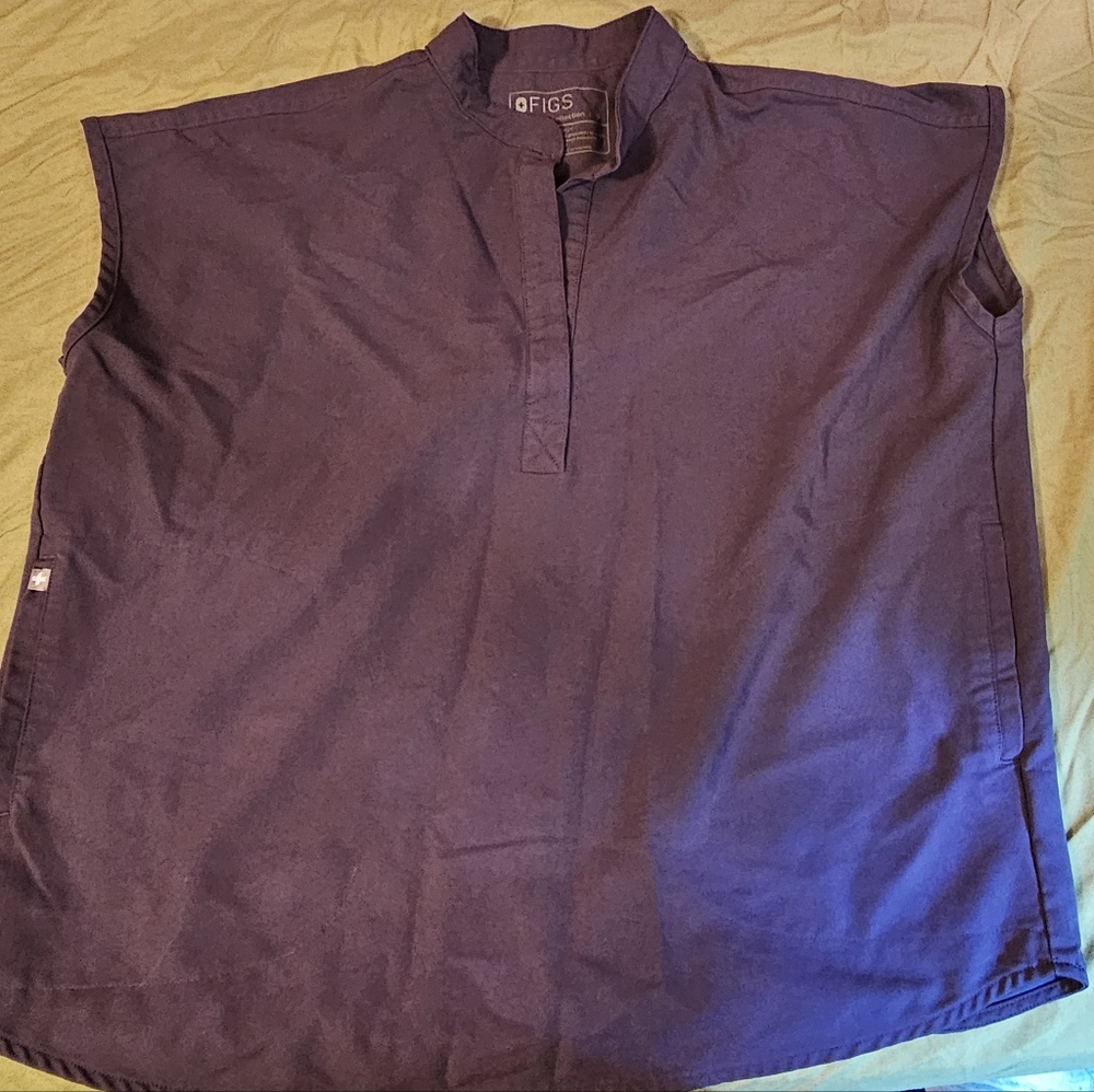 FIGS Rafaela mandarin collar scrub top - Color: Purple Shadow